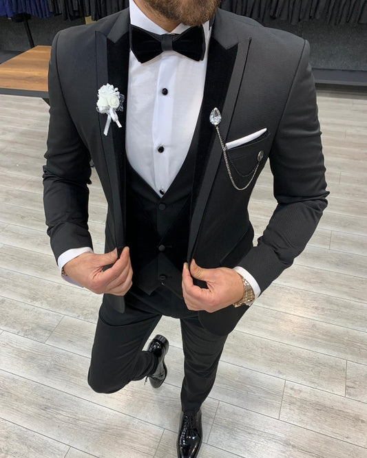 Chic Dark Gray Slim Fit Three Pieces Peaked Lapel Business Men Suits