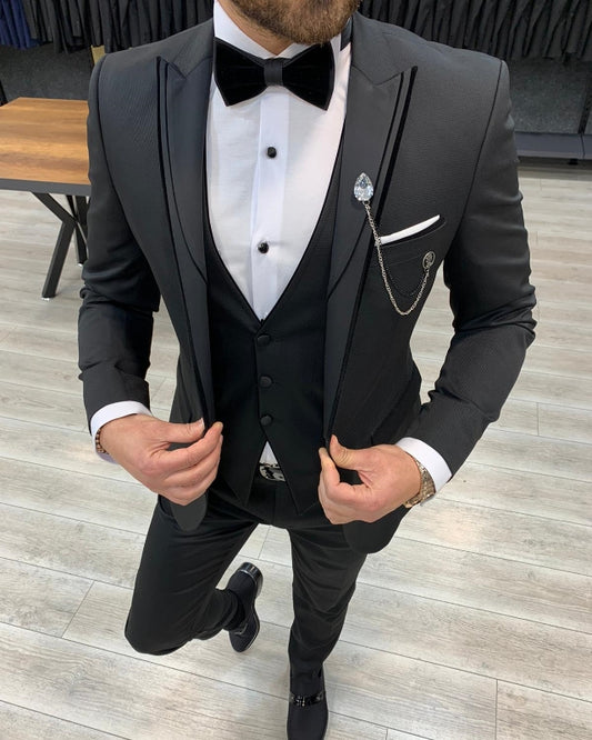 Handsome Dark Gray Best Fitting Three Pieces Peaked Lapel Business Men Suits