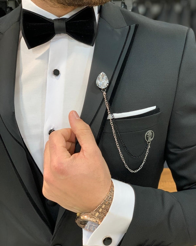 Handsome Dark Gray Best Fitting Three Pieces Peaked Lapel Business Men Suits