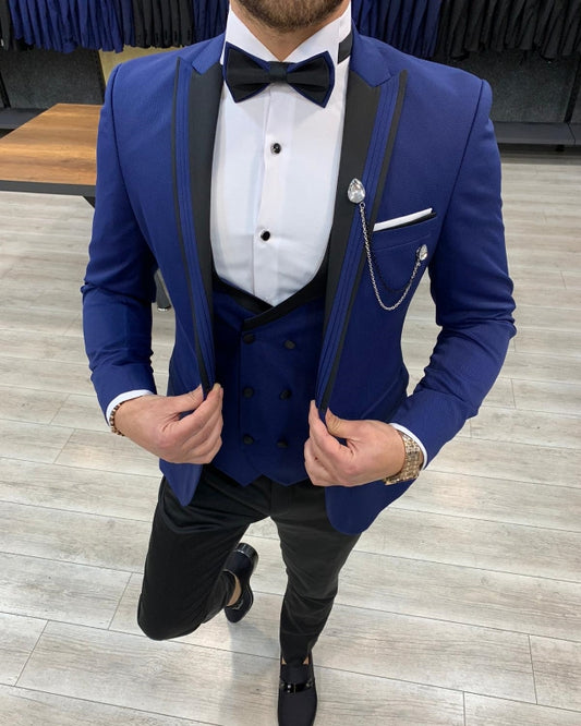 Handsome Blue Slim Fit Three Pieces Peaked Lapel Prom Men Suits