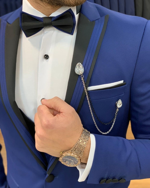 Handsome Blue Slim Fit Three Pieces Peaked Lapel Prom Men Suits