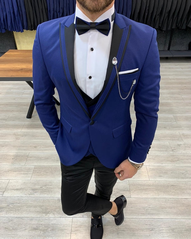 Handsome Blue Slim Fit Three Pieces Peaked Lapel Prom Men Suits
