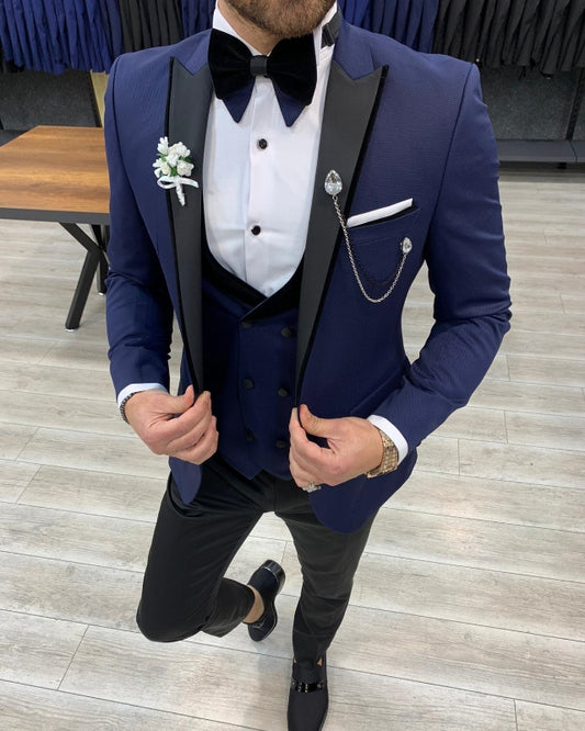 Chic Dark Blue Best Fitting Peaked Lapel Business Men Suits