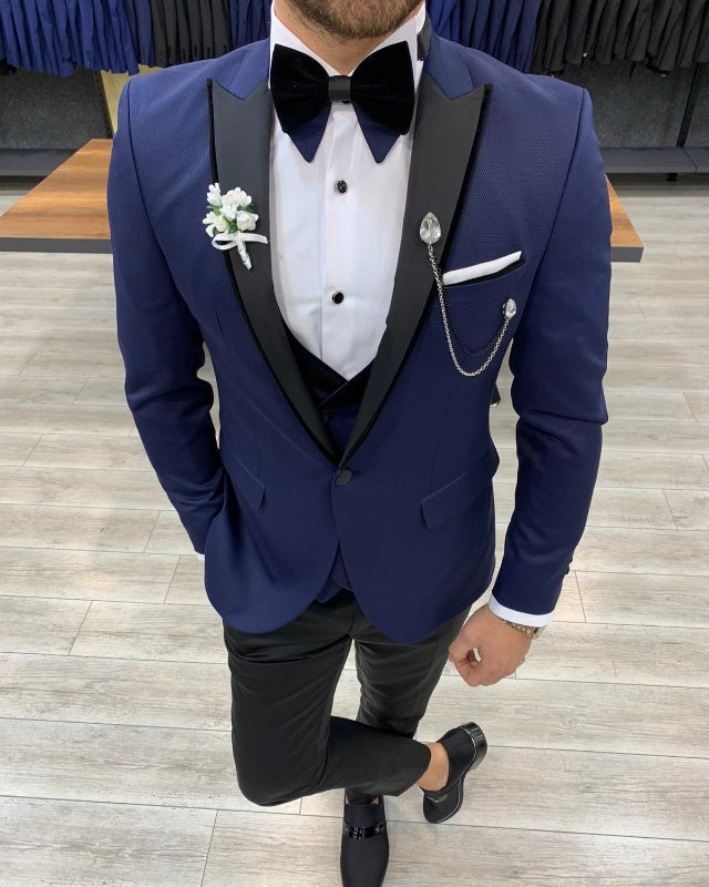 Chic Dark Blue Best Fitting Peaked Lapel Business Men Suits