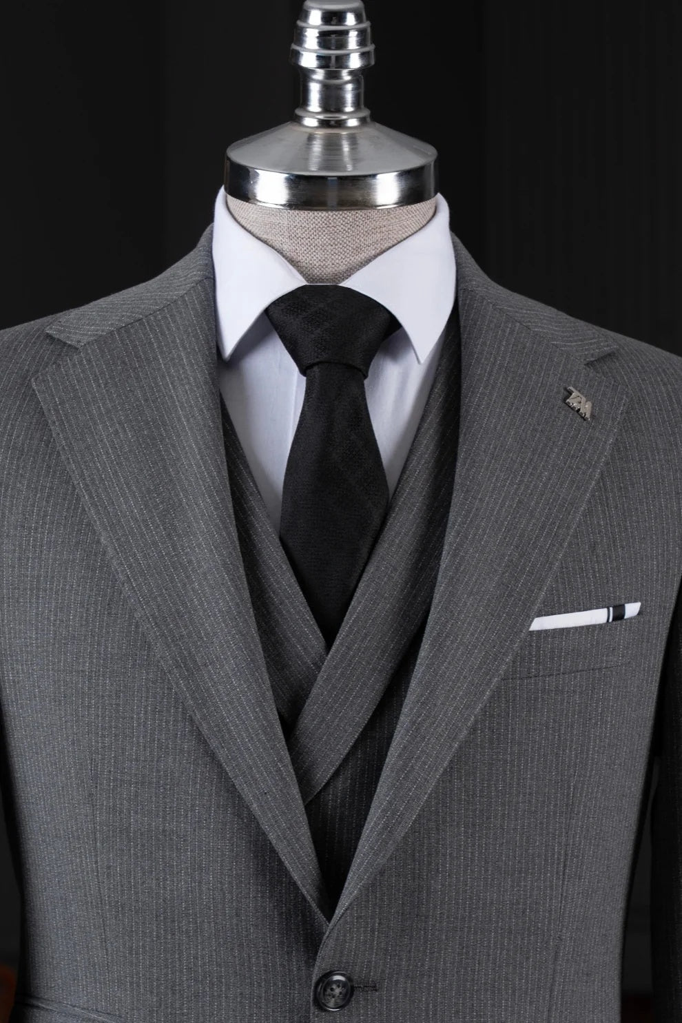 Fashion Dark Gray Striped 3 Pieces Notched Lapel Men Suits for Business