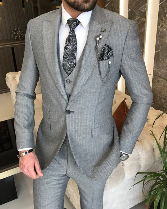 Chic Gray Chevron Best Fitting Three Pieces Peaked Lapel Business Men Suits