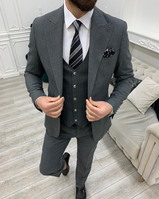 Handsome Dark Gray Slim Fit Three Pieces Peaked Lapel Business Men Suits