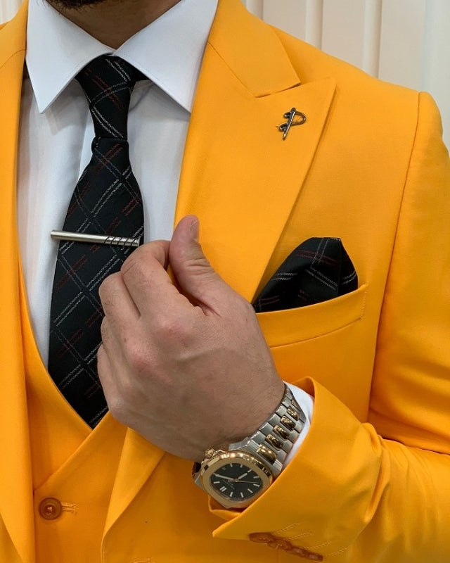 Handsome Yellow Slim Fit Three Pieces Peaked Lapel Prom Men Suits