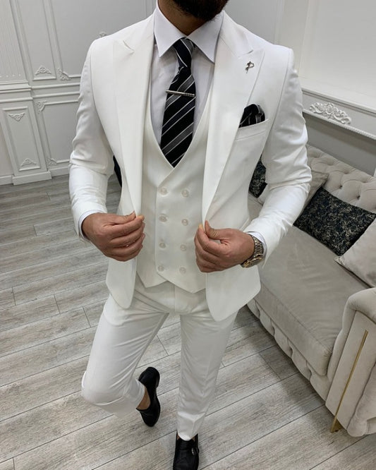 Chic Withe Close Fitting Three Pieces Peaked Lapel Wedding Men Suits