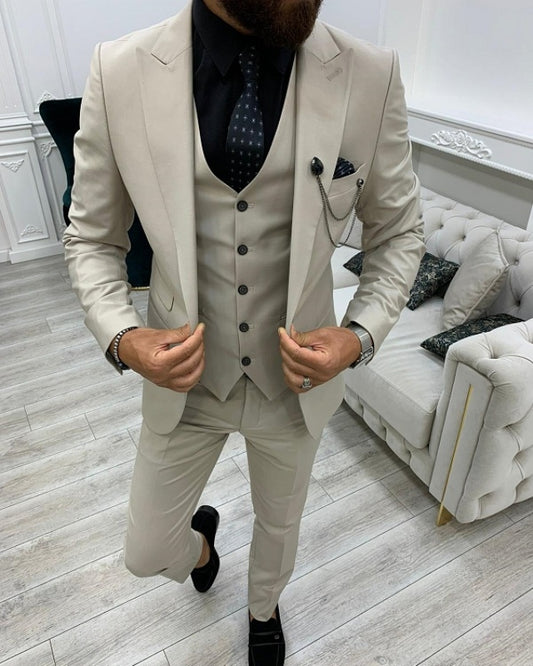 Chic Off Whit Close Fitting Three Pieces Peaked Lapel Prom Men Suits